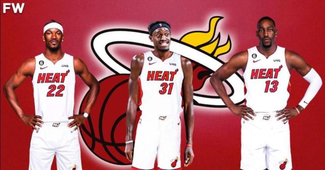 亚马尔是FIFPro最佳阵最年轻球员，也是今年得票最高外场球员（亚马尔入选FIFPro年度最佳阵容，创最年轻纪录并成今年外场得票王）