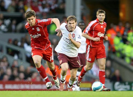 懂球帝12周年120大瞬间决赛：梅西捧大力神杯PK武磊绝平巴萨（懂球帝12周年120大瞬间总决赛：梅西捧大力神杯对决武磊读秒绝平巴萨）