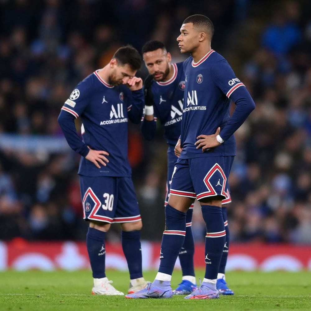 哈兰德本赛季俱乐部+国家队已打进34球，追平C罗13-14赛季纪录（哈兰德本季俱乐部与国家队合计34球，追平C罗2013-14赛季纪录）