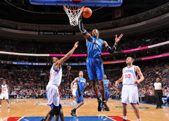 NBA焦点战：篮网客场逆转雄鹿,（NBA重头戏：篮网客场翻盘雄鹿）