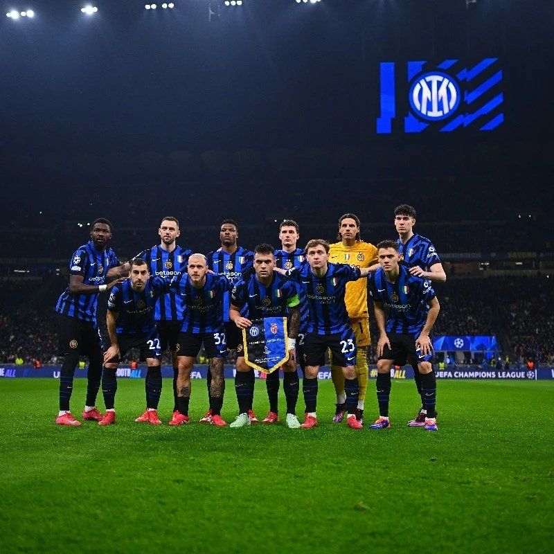 蓝黑门柱再塑？国米考量门将未来布局，解析维卡里奥方案（国米谋划门将线新布局：维卡里奥方案全解析）