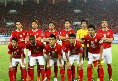 汉斯-弗里克对巴萨室内足球队的惊喜访问（汉斯-弗里克突访巴萨室内足球队）