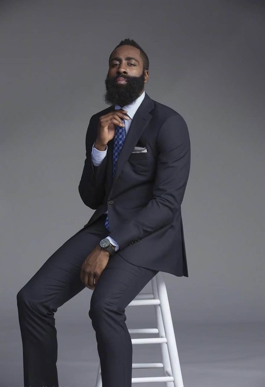 TA：因与阿隆索关系紧张，维尼修斯上月底告知老佛爷不想续约（TA：因与阿隆索关系不佳，维尼修斯上月底已告知弗洛伦蒂诺无意续约）