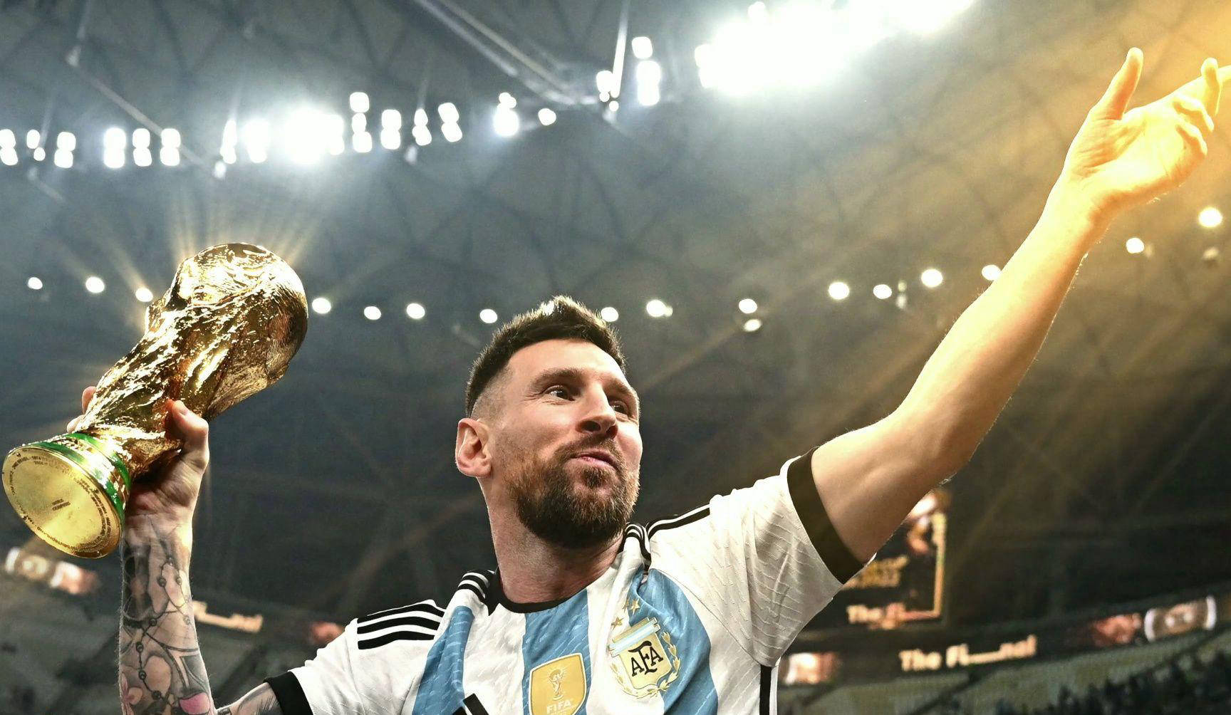 曼联状态起伏引外界担忧（曼联状态波动引发外界忧虑）