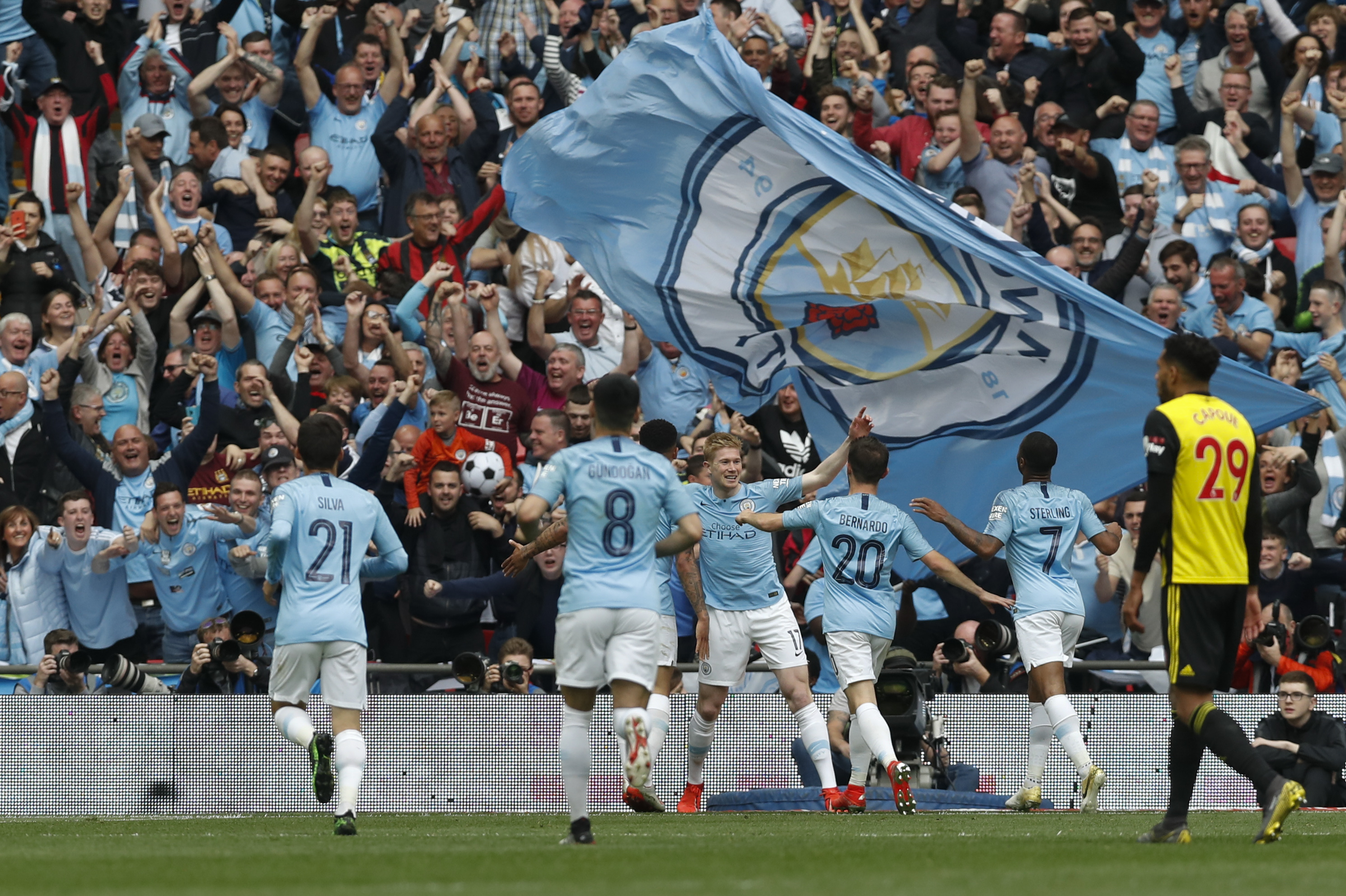 德转列土耳其球员历史身价榜：居莱尔9000万欧元高居第一（德转发布土耳其球员历史身价榜：居莱尔以9000万欧居首）