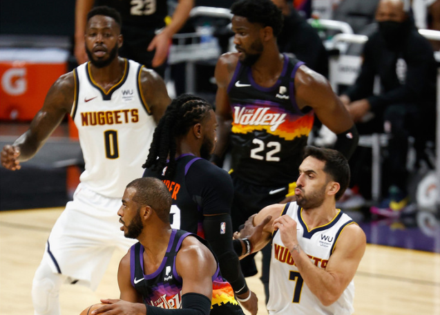 威少成为历史上连续3场砍25分+5板+5助年纪最大的控卫（威少创纪录：史上最年长连续三场25+5+5的控卫）