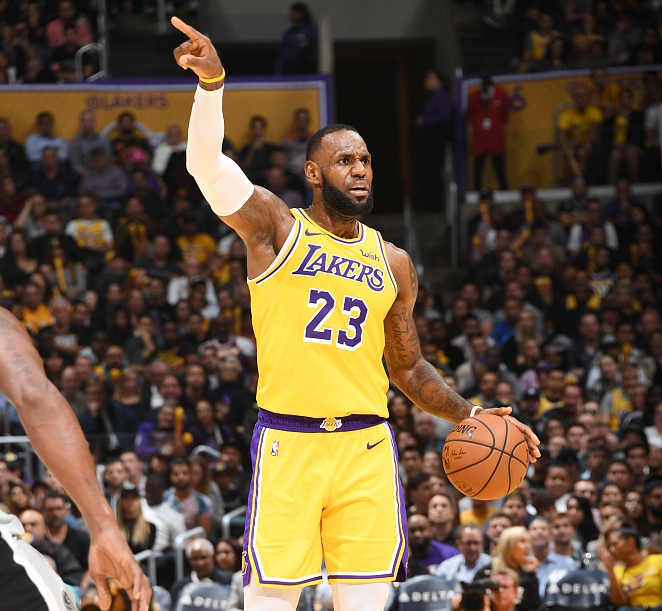 欧洲五大联赛今晚开打5场，比分精准预测，狼队VS曼联这场不简单（欧洲五大联赛今夜5场开球，精准比分预测：狼队VS曼联悬念十足）