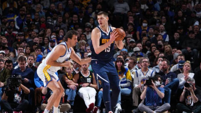 NBA焦点战：勇士主场逆转掘金,（NBA重磅对决：勇士主场大逆转掘金）