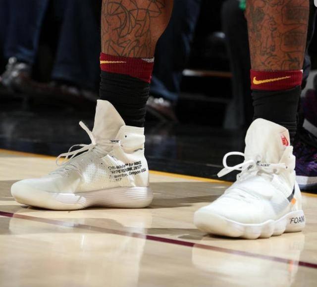 阿圭罗：拉什福德在巴萨表现出色，看起来非常适应球队（阿圭罗：拉什福德在巴萨状态上佳，已很好融入球队）